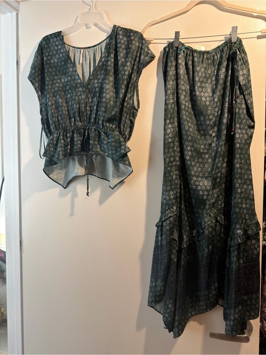 Free People Dresses & Skirts - Free People Dark Green Floral Two-Piece Maxi Skirt Set